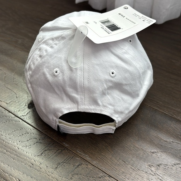 Nike Club/Baseball cap,velcro back, embroidered Nike swoosh logo,6 panel vented - Picture 5 of 11